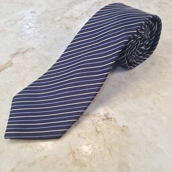 BANANA REPUBLIC SILK TIE - Picture 9 of 9